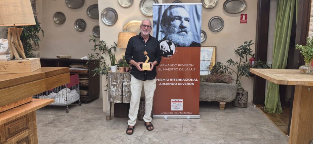 Pere Ribera con el galardón