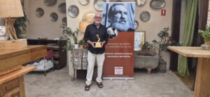 Pere Ribera con el galardón